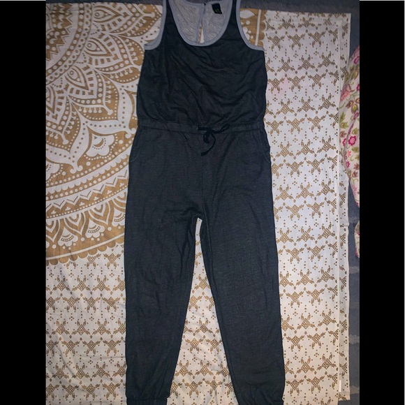 women’s jumpsuit / also a great maternity outfit! - Picture 1 of 9